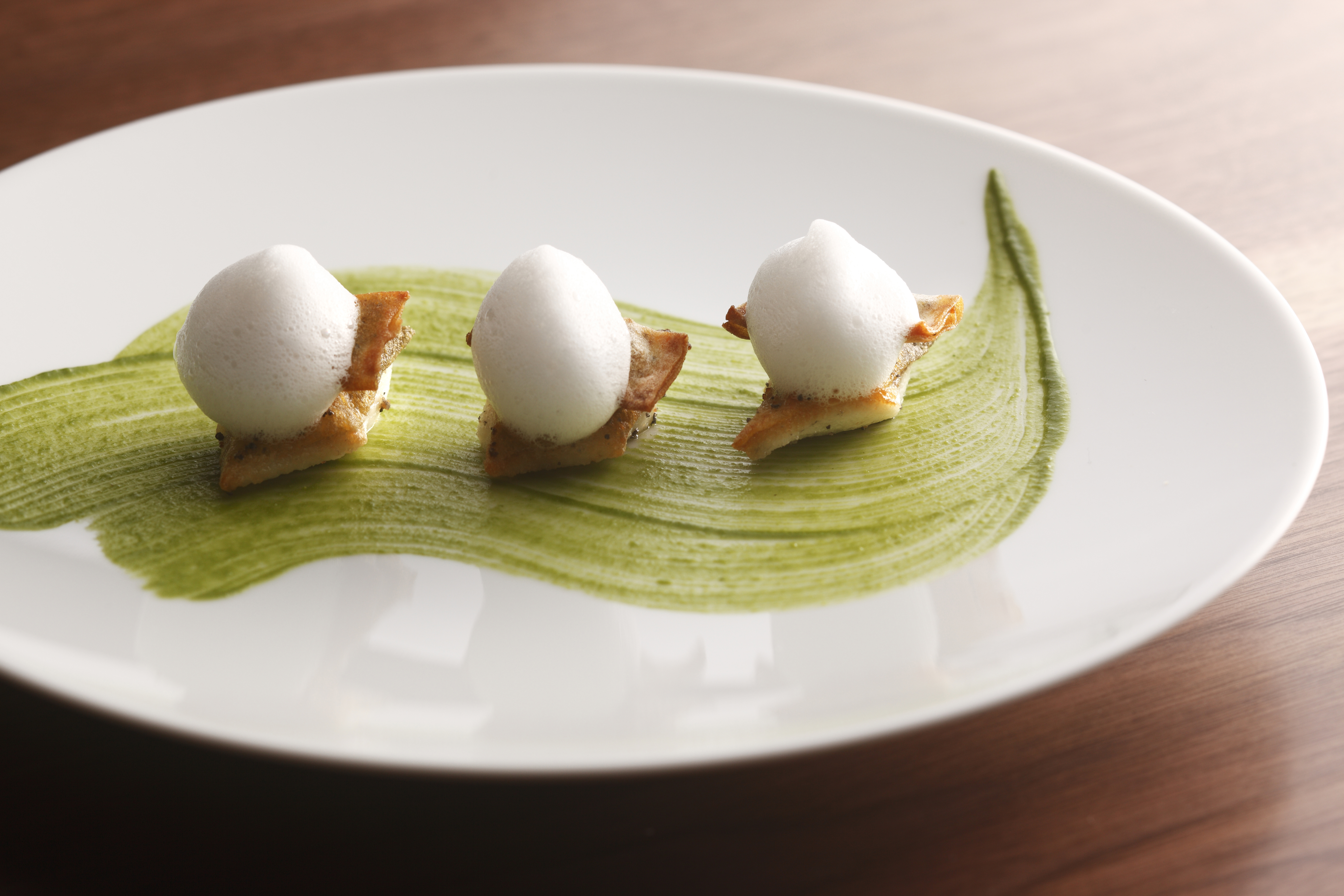 【入手困難大型本】ベルナール・ロワゾー香り立つ料理 入手困難大型本】ベルナール・ロワゾー香り立つ料理 入手困難大型本