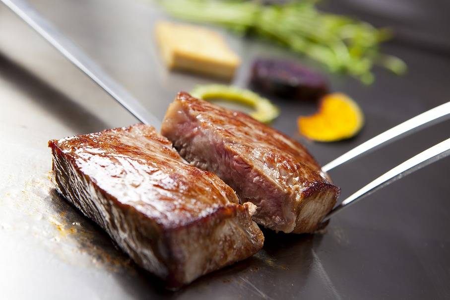 鉄板焼 護佐丸の施設画像1