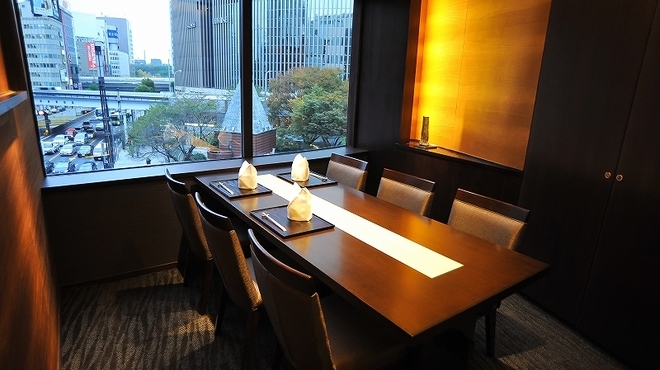 Ginza Kanimitsu - Restaurant Guide - TableCheck