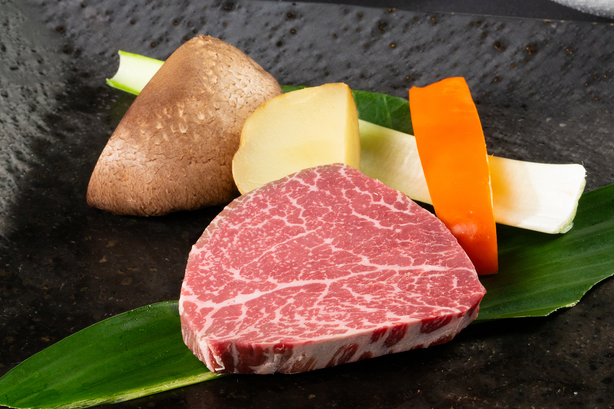 三笠会館 TEPPANYAKI 大和 麻布十番店 - Restaurant Guide - TableCheck