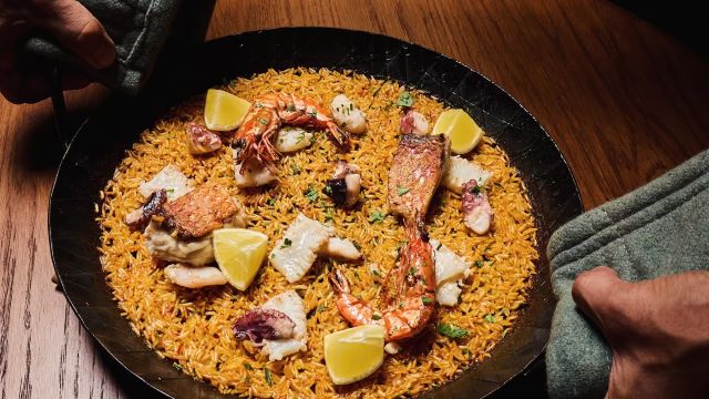 ウカヘナQeen of Ishigaki & King of Ruyuki seven x seven ISHIGAKI, Ishigaki Island (updated prices 2025)