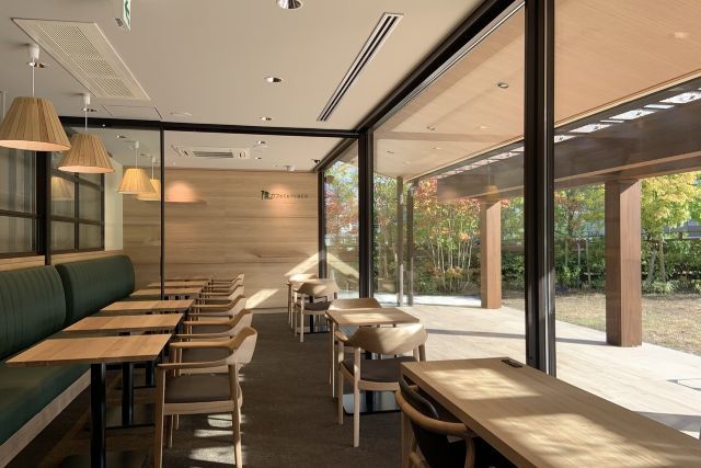 りくろーおじさんの店 彩都の森店 陸カフェterraceの施設画像1