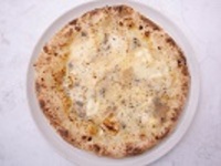 QUATTRO FORMAGGI + SALAD