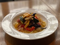 Eniの生パスタ（ツブ貝とたっぷり野菜のラタトゥイユ）