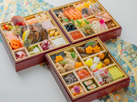 〔Celebration〕Japanese-Western Osechi three-tiered box