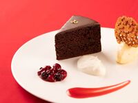 Seasonal dessert "Sachertorte" with drink (1/1-1/4)