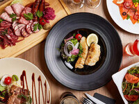 “Beer Bar Pucci Luxury Course”