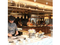 【イオンマークのカードの優待特典：平日】イオンカード提示でお得なランチ！ご家族も対象に！オープンキッチンからの出来立て料理が大人気！大人