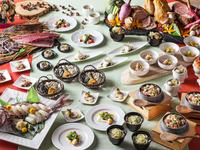 【イオンマークのカードの優待特典：平日】イオンカード提示でお得なディナー！ご家族も対象に！夜には国産牛ローストビーフ、握りたてお寿司、揚げたての天麩羅が登場！大人