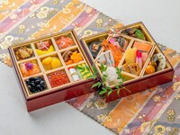 〔Fan〕 Traditional Japanese mini Osechi two-tier box 《Special price for shareholders》
