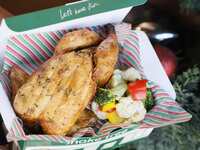 【🍗🍗🍗12/12~12/25 Limited Time🍗🍗🍗】Roast Chicken Holiday Spirit Box with Steamed Veggie 