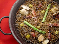 《ランチ》【3/12〜】生ホタルイカのパエリアコース　¥9,800（税抜）