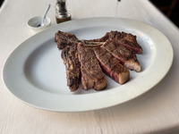 【Web限定！乾杯1ドリンク付!】メインは群馬県産赤城牛21日熟成骨付きサーロイン800g！~要予約（前日までにご注文ください）