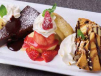 Assorted dessert plate with a congratulatory message (charged)