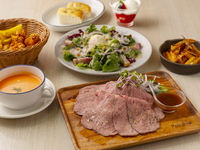 【レコメンドプラン】ローストビーフや選べるパスタなど全4皿＋乾杯スパークリング 