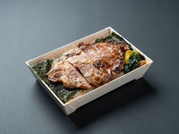 米と豚（塩/タレのハーフ&ハーフ）