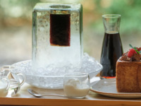 【ティータイム】”氷の器”コールドブリューコーヒー  ＋ チョコレート キューブクロワッサン  セット(平日限定/4月1日～9月30日）