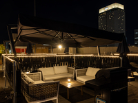 ソファエリア[夜]