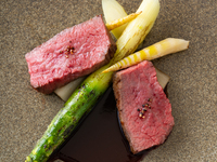 【Dinner】季節のろまねコース18,000円(税込・サ別)新鮮な活オマール海老をはじめ、季節の食材をふんだんに使用。シェフの技が光る一品を心ゆくまでご堪能 ※3日前予約