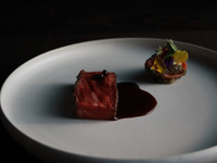 《 QUEUE DE LAPIN 》 メインは信州プレミアム牛