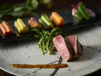 Salon privé garanti — Déjeuner : 至高桜 (Shikō Sakura)