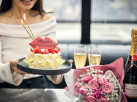 【BrunchTime】”Anniversary Brunch course”乾杯スパークリングワイン×Brunch course×ホールケーキ