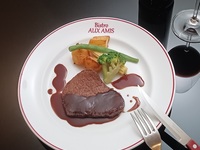 【クリスマスコース】アミューズ・キャビア・フォアグラ・オマール海老のポワレ・黒毛和牛フィレ肉等フルコース全6皿（12月24、25日以外は乾杯シャンパーニュ付）