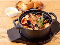 [Winter only!] Wharf House special bouillabaisse course full of delicious seafood flavor! Includes 2 hours of all-you-can-drink
