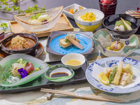 レストランパーティープランC　和食特別会席（おまかせ8品の会席料理）+フリードリンク4種