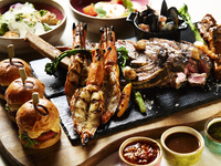 Party Plan [Dinner menu + 1 glass of champagne  + Free flow] *For 3-14 people 12,000 yen