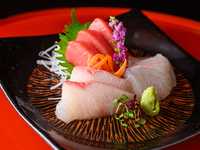 【花怀石料理 13,200日元】超赞！请享用使用精选当季食材烹制的正宗怀石料理☆另设包间