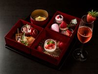【11:00 a.m. seating】 Strawberry Afternoon Tea