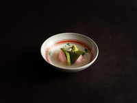Lunch-only kaiseki meal with guaranteed seating overlooking the Japanese garden