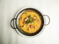 ■【土日ランチ限定】〜彩りパエリアランチ〜２種から選べるパエリアやスパニッシュオムレツなど全4皿＋乾杯ドリンク