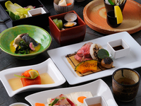 12-course meal with 2-hour all-you-can-drink for 8,800 yen