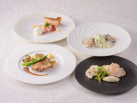 [Almoço Mensal] 4 pratos para saborear tanto pratos de peixe como de carne, incluindo uma bebida à sua escolha (limitado a reservas com consulta de mesa)