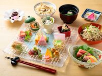 【平日限定】鎌倉　季節の味覚  ～彩（いろどり）～おばんざい9種 お造り2種付　 御膳