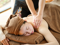 アロマボディトリートメント（全身）　90分    Aroma Body Treatment  90min