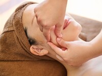 リフトアップフェイシャル　90分    Lift Up Facial 90 min
