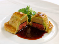 【ディナー】特選牛フィレ肉とフォアグラ・トリュフのパイ包み 3,500