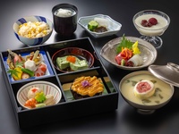 ☆WEB予約限定！遅得【テーブル席】＜松花堂弁当＞＆1ドリンク付き