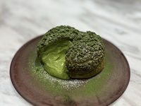 抹茶シュークリーム