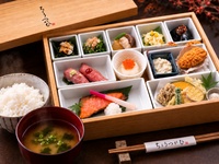 Lunch: Reservations for seats only (3 people)