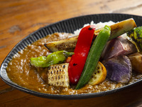 淡路牛と淡路玉ねぎをたっぷりと使った古酒カレー_セットメニュー