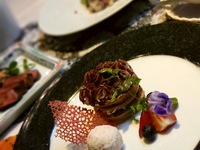 【Web限定特典 ！】蔵王(ざおう／国産牛のおまかせランチ)お食事グレードアップ　食後のお飲み物付き