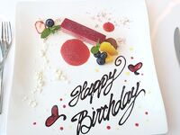 [Anniversary] Colorful seasonal dishes, 2 specialty dishes, "Special anniversary dessert (with message)" and "Toast with sparkling wine"