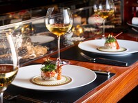 クリスマス限定フルコース～プレミアムシャンパン1杯とペアリングワイン4杯付～