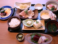 ランチ限定　季節の会席膳3000