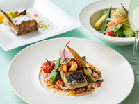 【土・日・祝日 オンライン限定！乾杯スパークリングワイン付き】ホリデープリフィクスランチ［ランチコース・全3品］