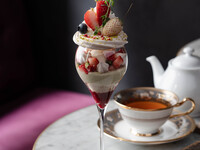 Seasonal parfait/strawberry (tea set)